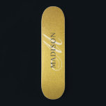 Aangepast rendabel monogram voor goudfolie skatebo persoonlijk skateboard<br><div class="desc">Een aangepaste trendy stijlvolle faux gouden folie skateboard met monogram. Een stijlvol script initiaal voor een aanraking met chic elegance. Voeg wat glans toe aan je instapervaring. Personaliseer met jouw naam,  monogram,  initiaal of tekst. Als u verkiest,  kunt u tekstkleur en doopvontstijl veranderen gebruikend het aanpassen verdere optie.</div>