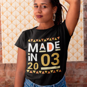 Aangepast retourneren op de dag van geboorte in T- T-shirt