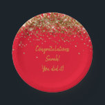 Aangepast Rode en Gouden Afstudeerfeest Glitter Ha Papieren Bordje<br><div class="desc">aangepaste afstudeerfeest papieren bord,  rood en goud rond glinsteren,  glinsterende twinkel glitter haar viering,  gepersonaliseerde grad klas van 2025,  afgestudeerde phd middelbare school uni,  bachelor verpleegkunde universiteit graad 2026,  universiteit master mba rechten doctor,  verpleegkundige leraar cpa md,  doctorate favor ingenieur jd mpa,  medisch zesde voor physician assistant</div>