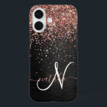 Aangepast Roos Gold Glitter Black Sparkle Monogram iPhone 16 Hoesje<br><div class="desc">Pas dit trendy elegante telefoondoosontwerp eenvoudig aan met  roos gouden mousserende glitter op een zwarte geborstelde metalen achtergrond.</div>