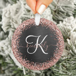 Aangepast Roos Gold Glitter Black Sparkle Monogram Ornament<br><div class="desc">Personaliseer eenvoudig dit trendy elegante ornamenten ontwerp met  rozen gouden sprankelende faux glitter op een zwart geborstelde metalen achtergrond.</div>