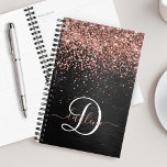Aangepast Roos Gold Glitter Black Sparkle Monogram Planner<br><div class="desc">Pas dit trendy elegante ontwerp van de planner met  roos gouden mousserende glitter op een zwarte geborstelde metalen achtergrond eenvoudig aan.</div>