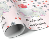 Aangepast roze babymeisje, eerste kerstfeest cadeaupapier (Rol Hoek)