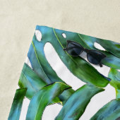 Aangepast roze Flamingo Tropical Leaves Modern Strandlaken (In situ)