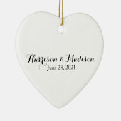 Aangepast script Couple Name Date Wedding Keramisch Ornament (Rechts)
