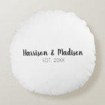 Aangepast script koppel namen bruiloft rond kussen<br><div class="desc">Aangepast script koppel namen bruiloft Ronde Kussen
zwart en wit</div>