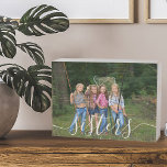 Aangepast script voor foto's van zussen houten kist print<br><div class="desc">Trendy houten boxbord met je eigen aangepaste foto. Een mooi fotocadeau met tekstbedekking met "zussen" in witte letters. Het fotomalplaatje is opstelling voor u om uw foto toe te voegen - landschapsformaat zal het gemakkelijkst zijn om met te werken. Blader naar mijn winkel voor meer fotocadeaus.</div>