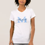 Aangepast shirt monogram bruidsmaid | marineblauw<br><div class="desc">Aangepaste monogram bridesmaïde t.o.v. shirten | marineblauw en wit. Monogrammed t - shirts met douanenaam in elegante manuscripttekst. Persoonlijk voor bruidsmeisjes,  bloemmeisje,  eermeisje,  erematron,  bruidsmoeder,  enz. Cute idea voor trouwfeest,  vrijgezellenfeest en bachelorette.</div>