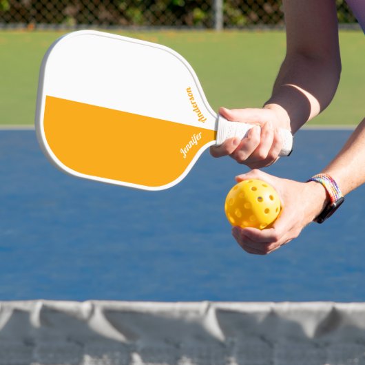 Aangepast Sinaasappel en wit Pickleball Paddle (Insitu)