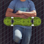 Aangepast skateboard voor kleuren - Neon Green Lin<br><div class="desc">Abstracte zwarte en heldere groene kleurenlijnen -  - Kies / voeg uw favoriete achtergrondkleuren toe!</div>