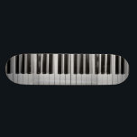 Aangepast skateboard voor pianotoetsenbord<br><div class="desc">Of je nu pianovirtuoos bent of iemand die nauwelijks Chopsticks kan spelen,  je bent er zeker van dat je van dit zwarte en witte Pianoletskateboard op maat houdt.</div>