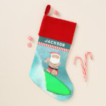 Aangepast surfsurfer-strand kerstsok<br><div class="desc">Creatief surfen-thema surfer Kerstkous vakantie cadeau met Sinterklaas op een surfplank surfen op het strand. Bewerk tekst om een naam toe te voegen.</div>