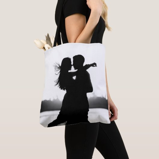 Aangepast twee foto's maken het zwart en wit tote bag (Dichtbij)