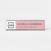 Aangepast zakelijk Logo Modern werknemer Roze Bureau Naambordje (Voorkant)