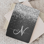 Aangepast zilveren glitter-zwart monogram iPad air cover<br><div class="desc">Pas dit trendy elegante iPad-afdekontwerp met  zilveren mousserende glitter op een zwarte geborstelde metalen achtergrond eenvoudig aan.</div>