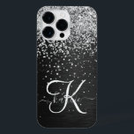 Aangepast zilveren glitter-zwart monogram iPhone 14 pro max hoesje<br><div class="desc">Pas dit trendy elegante telefoondoosontwerp eenvoudig aan met  zilveren mousserende glitter op een zwarte geborstelde metalen achtergrond.</div>