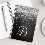 Aangepast zilveren glitter-zwart monogram planner<br><div class="desc">Pas dit trendy elegante ontwerp van de planner eenvoudig aan met  zilveren mousserende glitter op een zwarte geborstelde metalen achtergrond.</div>
