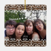 Aangepast zuster Rustic 2-foto met moderne kerstmi Keramisch Ornament (Achterkant)