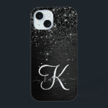 Aangepast zwart glitter Sparkle Monogram iPhone 15 Case<br><div class="desc">Pas dit trendy elegante telefoondoosontwerp eenvoudig aan met  zwarte mousserende glitter op een zwarte geborstelde metalen achtergrond.</div>
