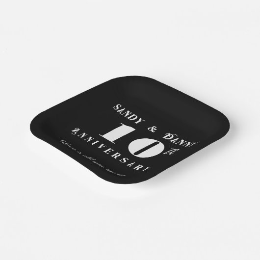 Aangepaste 10e Jubileum script zwart wit modern Papieren Bordje (Gebogen)