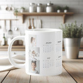 Aangepaste 2025-kalender met drie foto's grote koffiekop