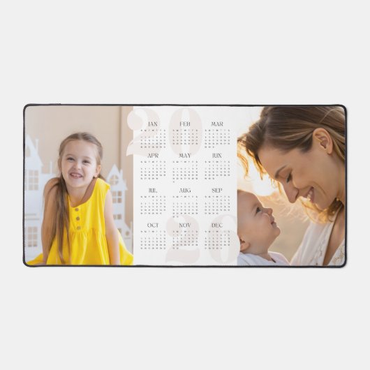 Aangepaste 2 foto en jaarkalender 2026 Grote muis Bureaumat (Voorkant)