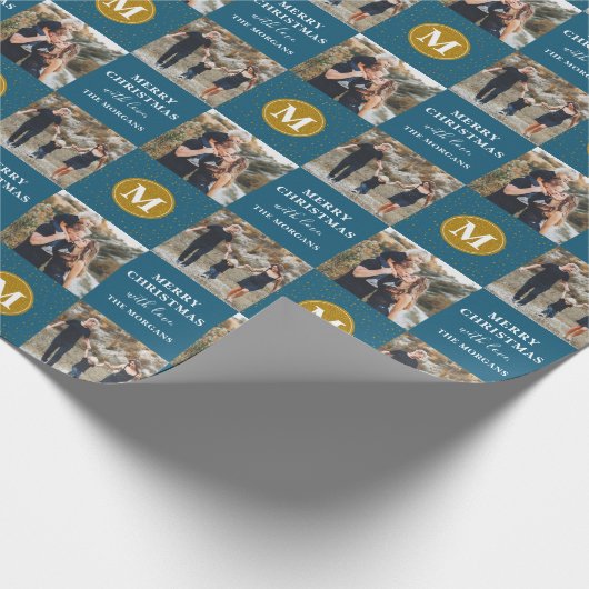 Aangepaste 2 foto Monogram Blue Gold Holiday Cadeaupapier (Hoek)