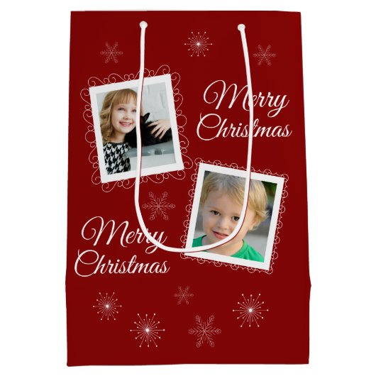 Aangepaste 2 Foto's Kerstontwerp op Rood Medium Cadeauzakje (Achterkant)