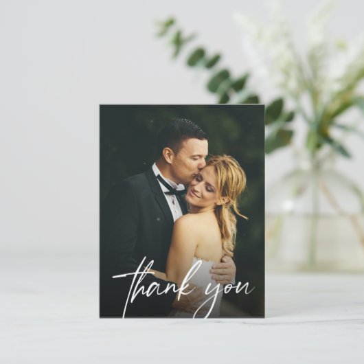 Aangepaste 2 Trouwfoto's Eenvoudig Modern script Bedankkaart (Staand voorkant)