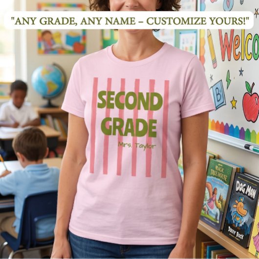 Aangepaste 2e klas schoolstrepen docentennaam roze t-shirt