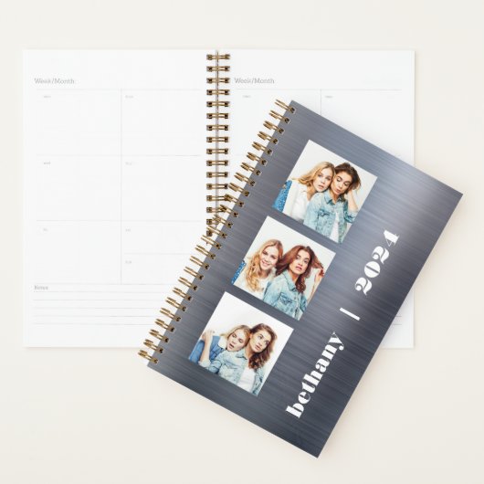 Aangepaste 3-foto zilver geborsteld metaal 2024 planner (Display)