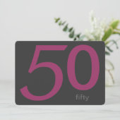 Aangepaste 50e verjaardag op houtskool en plum kaart (Staand voorkant)