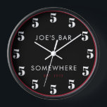 Aangepaste 5 uur Bar Happy Hour Zwart<br><div class="desc">Deze klassieke barklok heeft een gevoel van humor! Deze grappige zwarte klok, witte tekst en rode accenten kunnen gemakkelijk worden aangepast voor uw bar of cadeau voor een vriend. Zwarte klok met witte cijfers. Voeg een naam en datum toe. Zou een humoristische huis verwarmen of verjaardagscadeau te maken. Zeker een...</div>