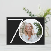 Aangepaste 70e verjaardag zwarte, minimale foto kaart (Staand voorkant)