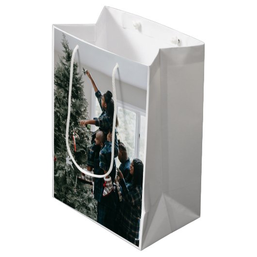 Aangepaste, aangepaste kerstfamilie foto medium cadeauzakje (Voorkant Gekanteld)