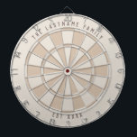 Aangepaste aangepaste kleuren voor de persoonlijke dartbord<br><div class="desc">Klassieke stijldartboard met modern en elegant kleurenschema met uw gepersonaliseerde tekst op de bovenkant en bodem van de raad voor de naam van uw familie en het familie gevestigde jaar. Pas dit dartboard met uw gewenste kleuren aan!</div>