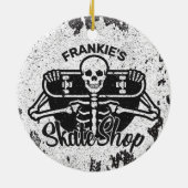 Aangepaste ADD NAAM Skull Skateboard Schaats Winke Keramisch Ornament (Achterkant)