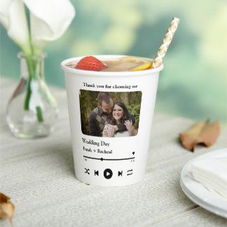 Aangepaste afspeellijst voor fotomuziek voor paren papieren bekers