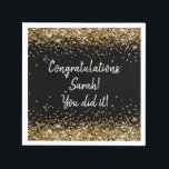 Aangepaste afstudeerfeest verpersoonlijkt Zwart & Servet<br><div class="desc">aangepaste afstudeerfeest servetten, zwarte en gouden glans servet, twinkel glitter voor cocktail diner, middelbare school kleuterschool uni bachelor, verpleegkunde viering van afstudeer diploma, universiteit klas van 2024, master phd mba cpa leraar, favoriet servetje met naam verpleegster, 2025 med arts medisch midden, wet advocaat rn ma practitioner</div>