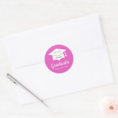 Aangepaste afstudeerhoed Jaar Schoolnaam Roze Wit Ronde Sticker (Envelop)