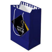 Aangepaste Afstuderen Blue Medium Gift Bag Cadeauzakje (Voorkant Gekanteld)