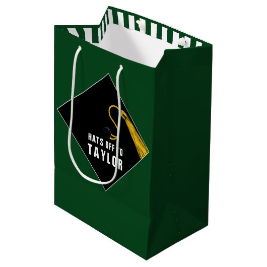 Aangepaste Afstuderen Groene Middelgrote Gift Bag Medium Cadeauzakje (Voorkant Gekanteld)