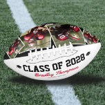 Aangepaste Afstuderen-hoofdfoto American Football<br><div class="desc">Gefeliciteerd Afstudeerder! Show je waardering voor dit persoonlijke, one-of-a-kind afstuderen cadeau. Dit unieke cadeau is compleet met de naam van het afstudeerder, het lesjaar, de naam van de school of het college en 4 foto's van de speler, zodat ze zich extra speciaal voelen op de dag van hun afstuderen. Dit...</div>