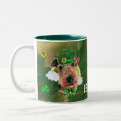 Aangepaste Airedale Terrier Gold St. Patricks Day Tweekleurige Koffiemok (Links)