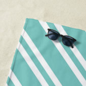 Aangepaste Aqua Green en White Stripes Strandlaken (In situ)