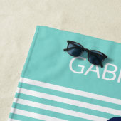 Aangepaste Aqua Turquoise White Preppy Stripes Pat Strandlaken (In situ)