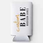 Aangepaste Babe Grappige Spreuk Gepersonaliseerde  Seltzer Blikjeskoeler (Achterkant)