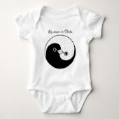 Aangepaste Baby bodysuit Yin Yang met duven (Voorkant)