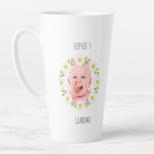 Aangepaste Baby Foto Daisy Krans Oma Latte Mok (Links)