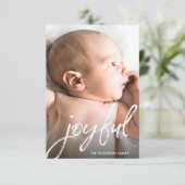 Aangepaste Baby Foto Joyful Script Kerstbevalling Kaart (Staand voorkant)